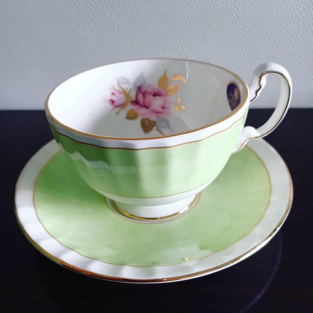 AYNSLEY (ENGLAND) (Category: Coffee & Tea Tableware) located in Ocampo. Submitted by dtpolo_shop (Listing ID 1176510726, Image 1). Description: (Swipe left for more photo) AYNSLEY ENGLAND Designers cup and saucer 3880 duo (unused) #aynsley #england #narumijapan #narumihelios #mimimatsudaart #meitojapan #richardginori #hutschenreuthergermany #tsujimototoki #nagoyaceramic #nrcstudiojapan #hoyajapan #richardginori #cupandsaucer #breakfastcup #momoya