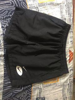 men black nike shorts