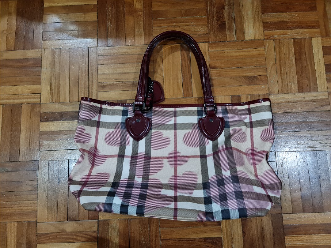 Burberry nova heart tote bag
