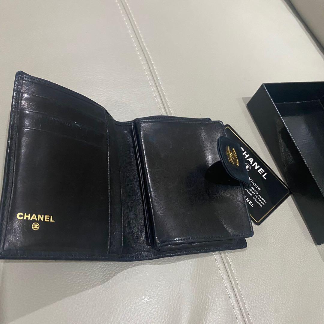 🌻 Chanel wallet with holo, card and box (Category: Luxury Bags & Wallets) located in Taguig. Submitted by chibengco (Listing ID 1176591413, Image 3). Description: Guaranteed Authentic. Pls see and zoom pix. what you see is what u get. Thank you po. God bless 🌻.