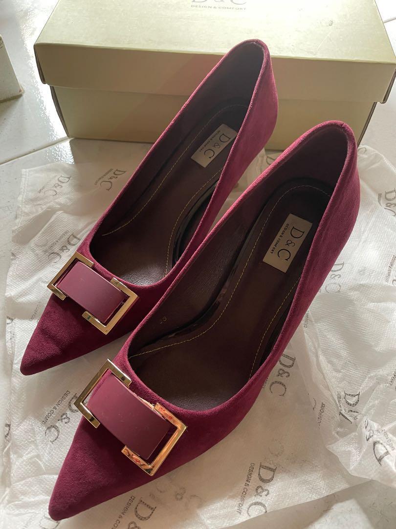 Maroon hotsell red heels