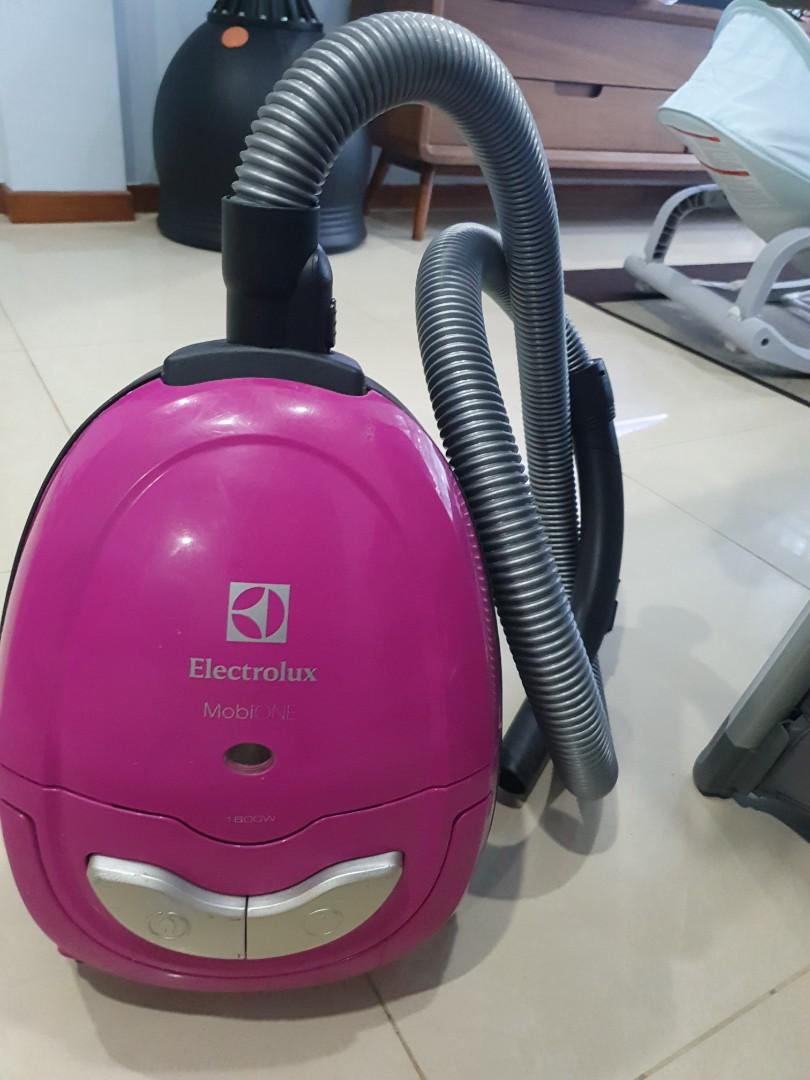Electrolux vacuum cleaner, TV & Home Appliances, Vacuum Cleaner