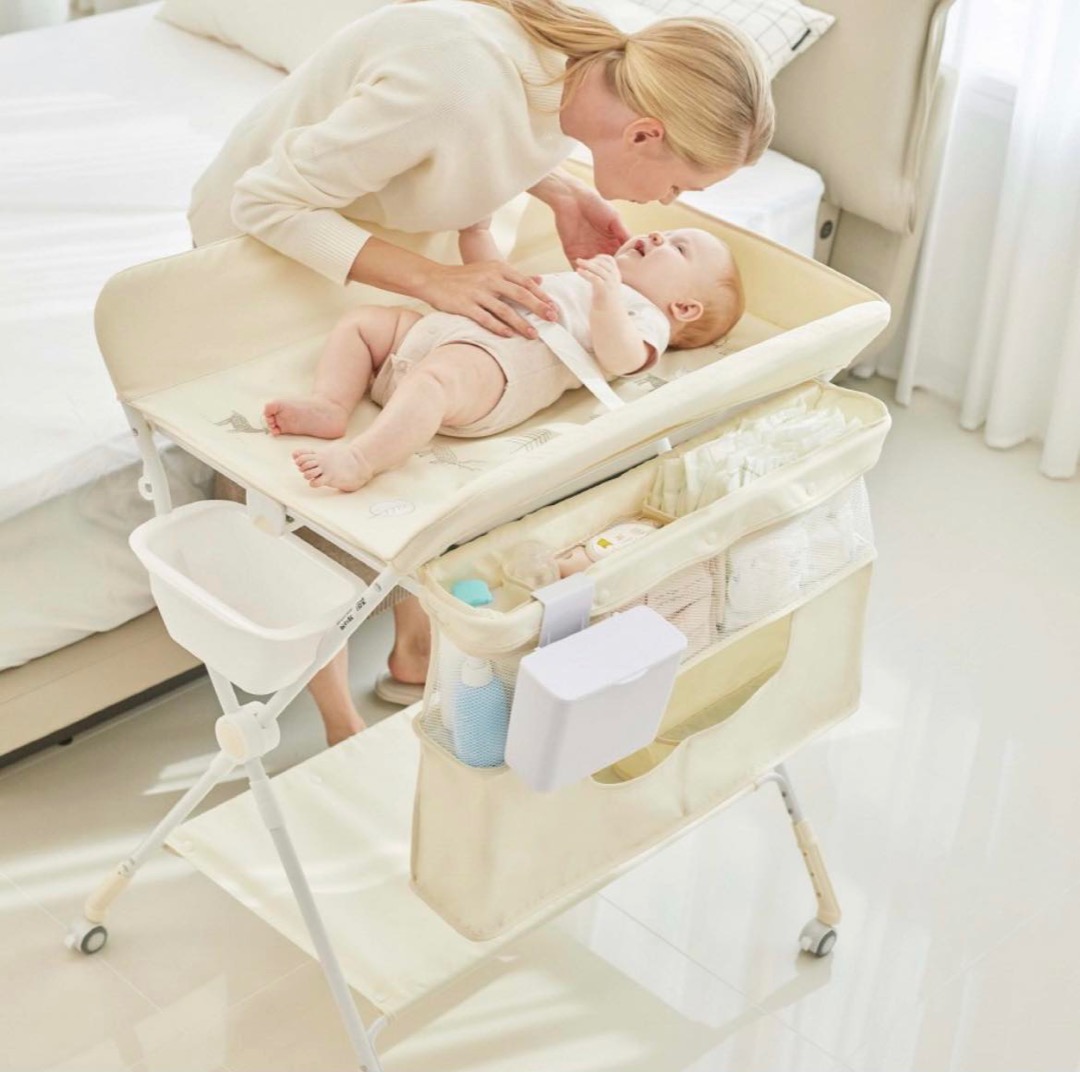 *FREE* Changing table, Babies & Kids, Bathing & Changing, Changing Mats