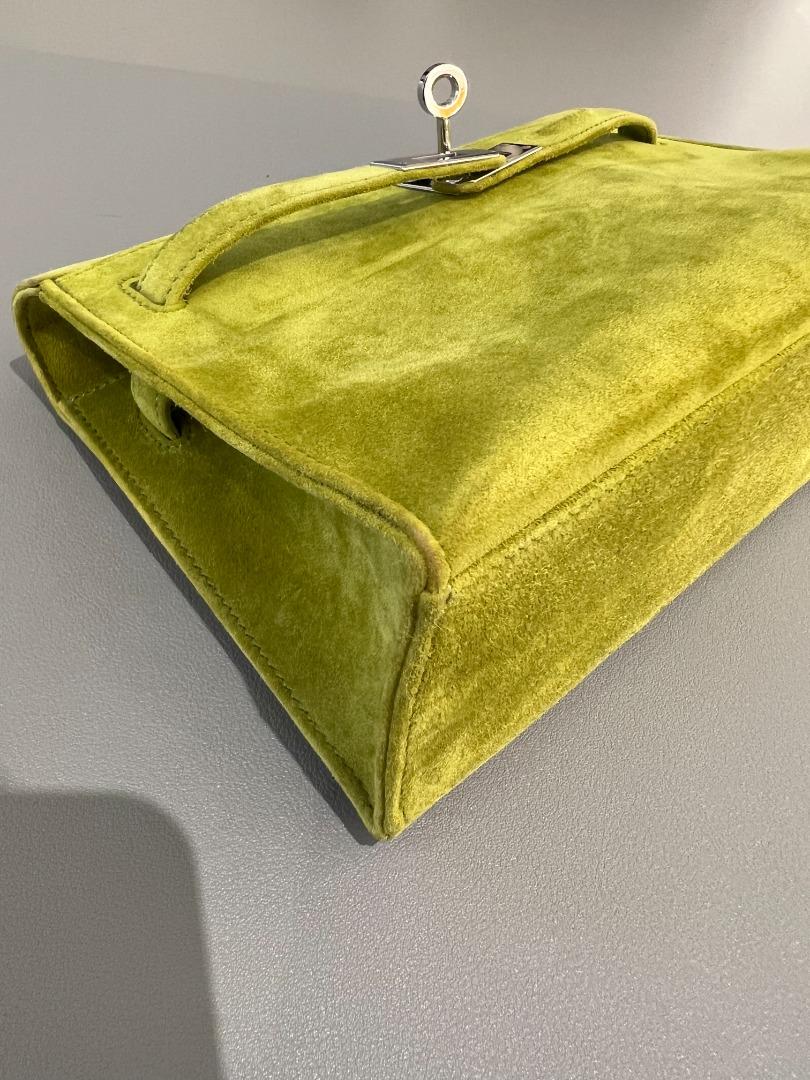 Hermès Kelly Cut Pochette Vert Anis Veau Doblis Suede Gold Hardware
