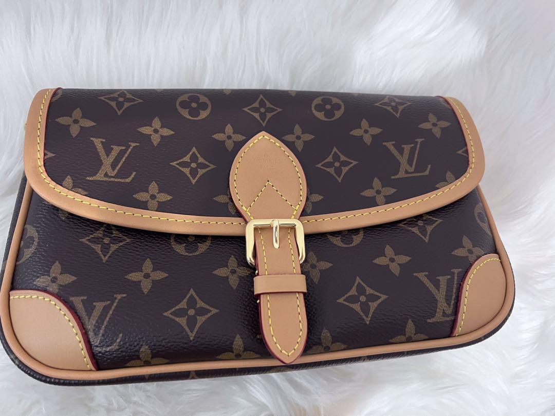 This handbag looks so good in leather! Thoughts? #diane #louisvuitton