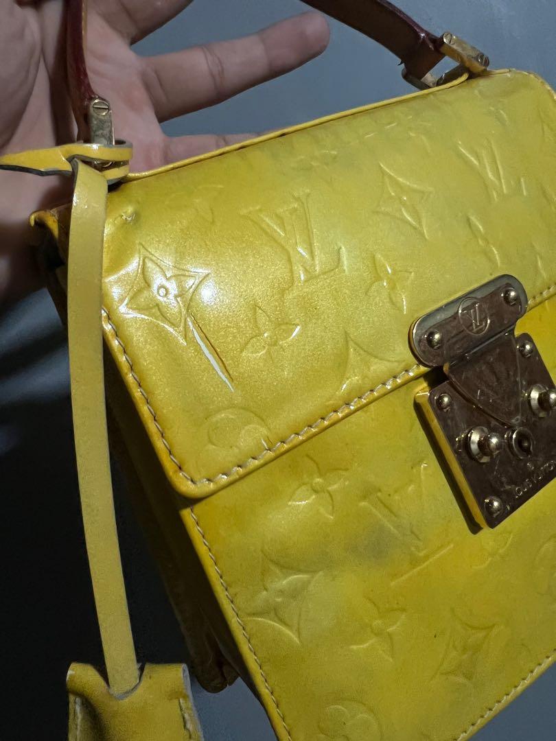 Louis Vuitton Vernis Mini spring street bag (Category: Luxury Bags & Wallets) located in Mangaldan. Submitted by sheenaluxarchive (Listing ID 1176557200, Image 3). Description: Need recolor na po ito. No cracks sa vacheta With spare key. Orig/authentic Pwede mo lagyan chain para pwede siya crossbody Mura na yan..