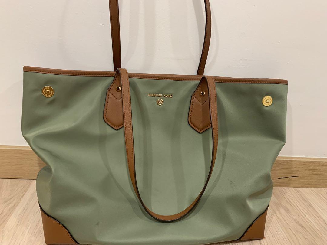 Michael Kors Extra Large Nylon Tote, Women's Fashion, Bags & Wallets, Tote  Bags on Carousell