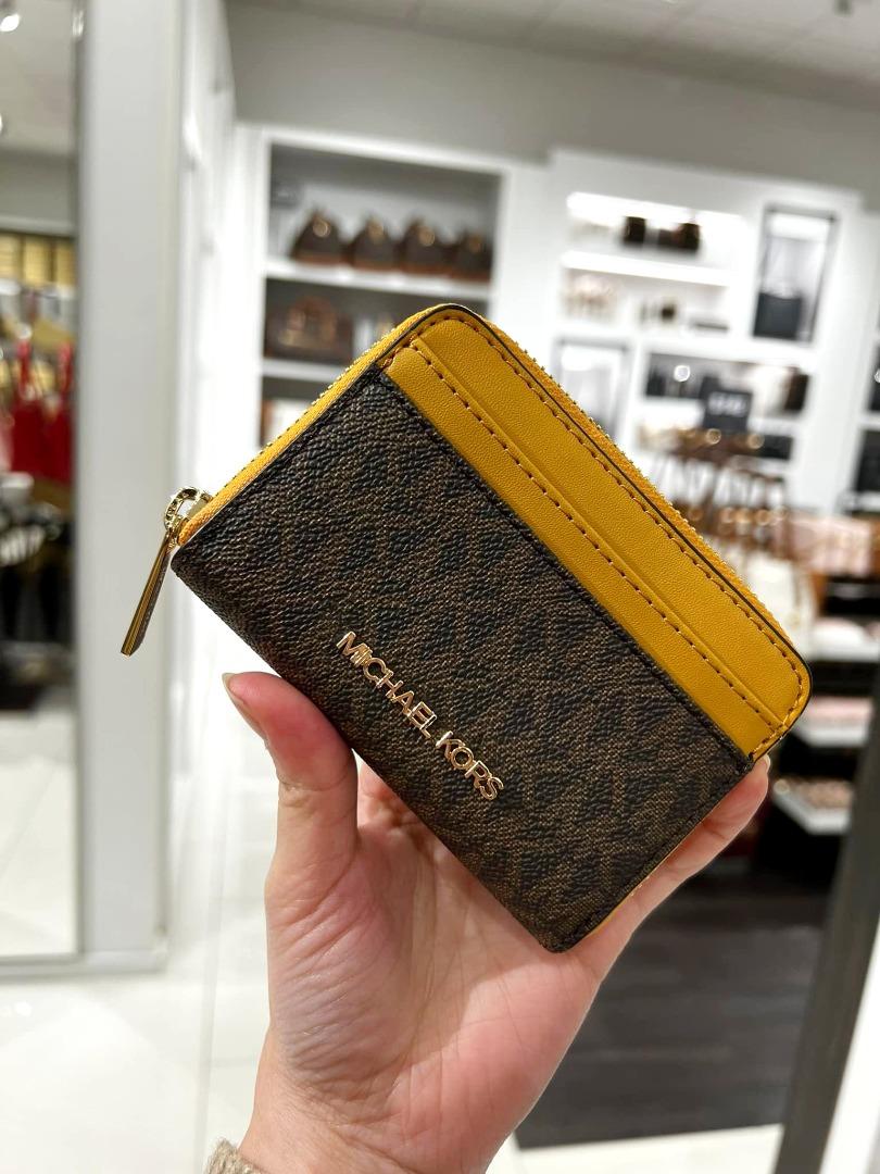 Michael Kors Jet Set Travel Medium Card Case Wallet - Marigold, Luxury,  Bags & Wallets on Carousell