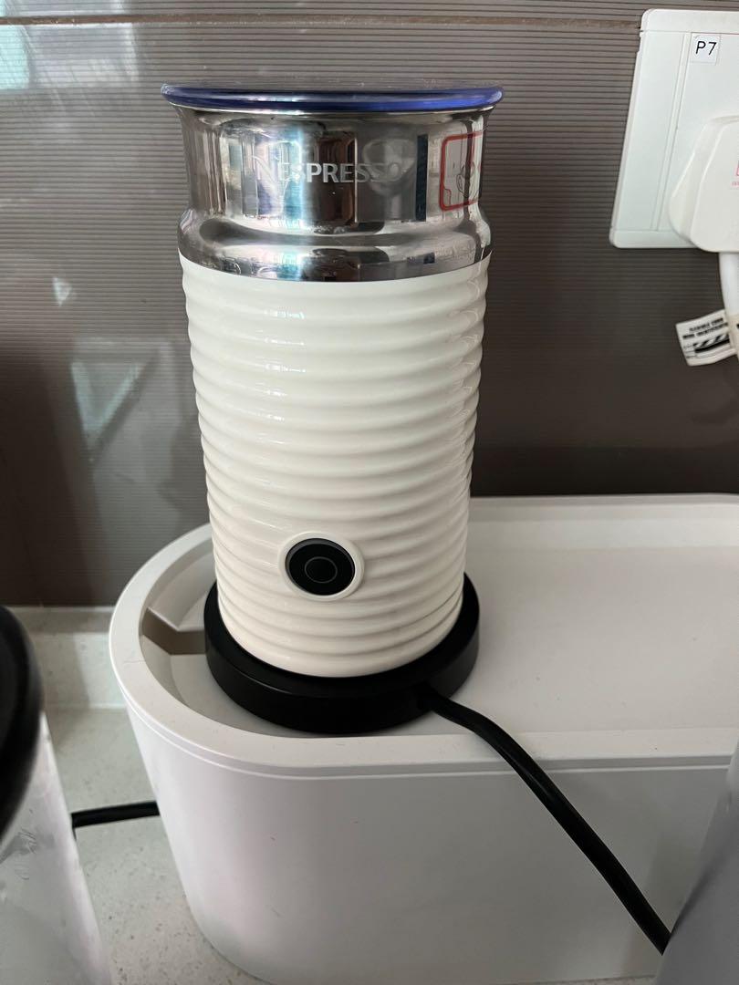 Nespresso areoccino 3 foaming machine, TV & Home Appliances, Kitchen
