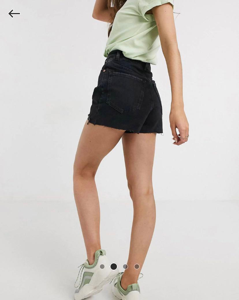 New look petite super High Waist mom Denim black Shorts in black Women s Fashion Bottoms Shorts on Carousell