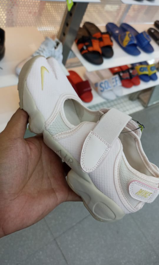 harga nike air rift