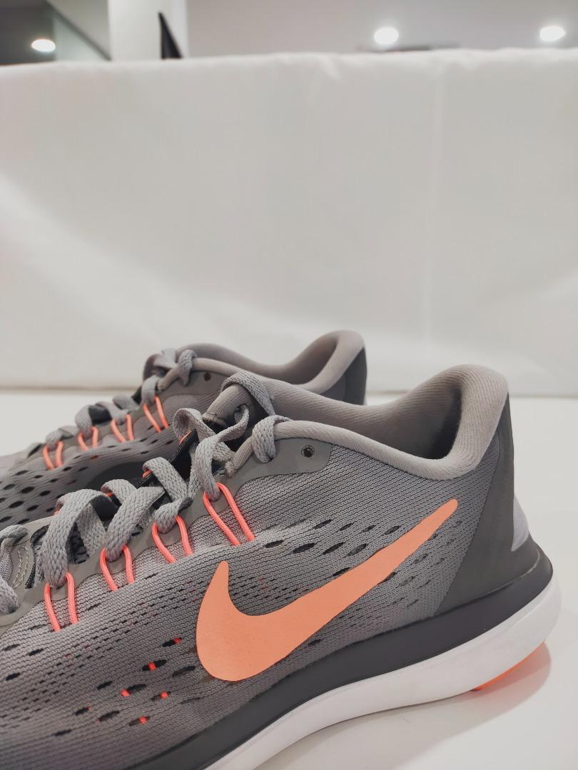 Avispón espejo principal Nike Flex 2017 RN Women's Running Shoes 898476-003, Women's Fashion,  Footwear, Sneakers on Carousell