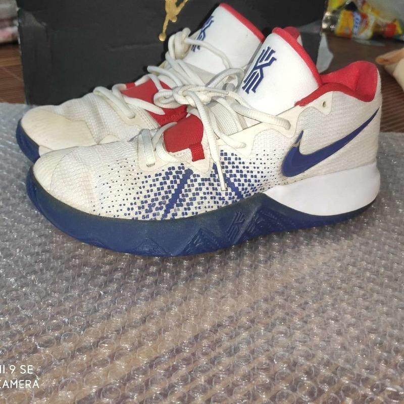 Kyrie 5 deep royal hotsell