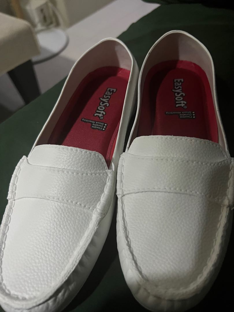 non slip white nursing shoes
