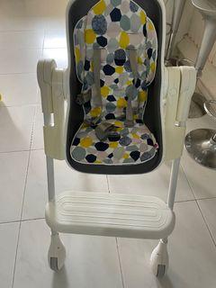 Oribel high chair with seat liner