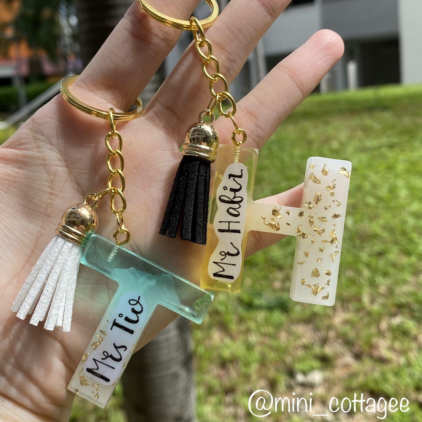 PO Customisable Coloured Resin Keychains Personalised Resin