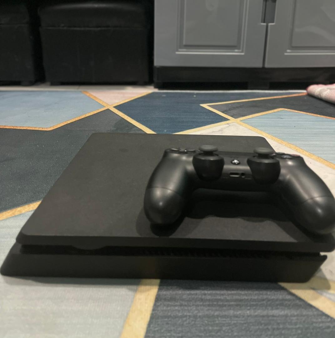Ps4 slim 1tb 2019 top