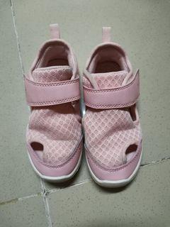 Running shoes