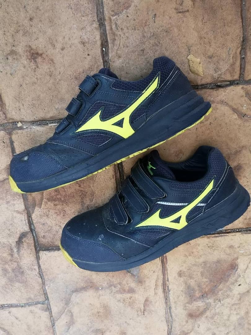 Safety shoes Mizuno
