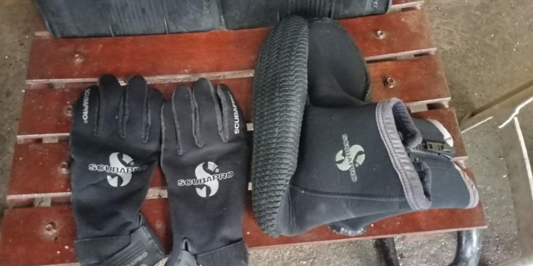 Scuba Pro Diving Fins and Booties, Sports Equipment, Other Sports
