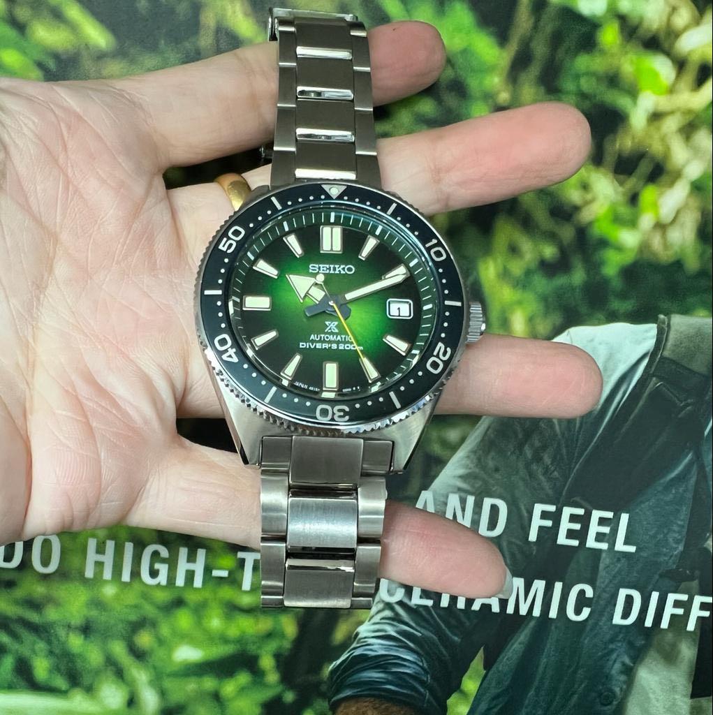 SEIKO PROSPEX 62MAS MADE IN JAPAN SAPPHIRE CRYSTAL DIVERS 200M AUTOMATIC  GREEN HULK SBDC077 RARE, Men's Fashion, Watches & Accessories, Watches on  Carousell