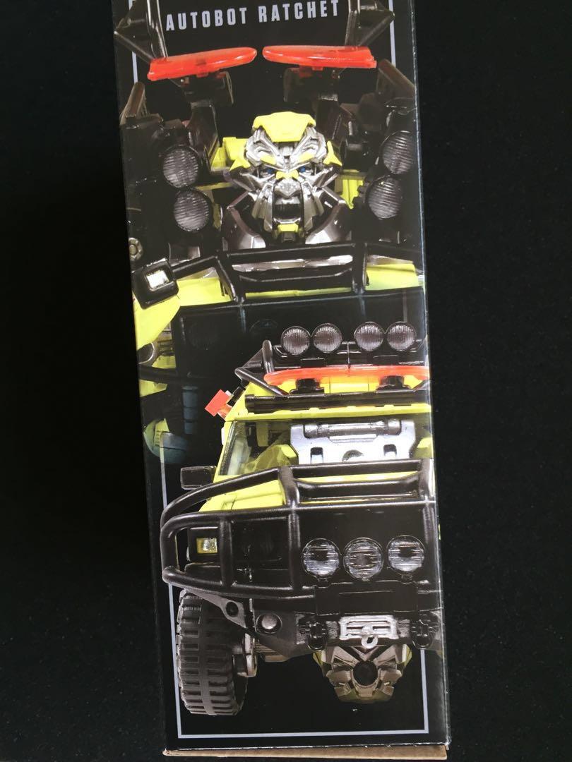 Transformers Movie Masterpiece Series MPM-11 Autobot Ratchet Collector Figure from Movie 1 – Age 8 and older, 19 cm