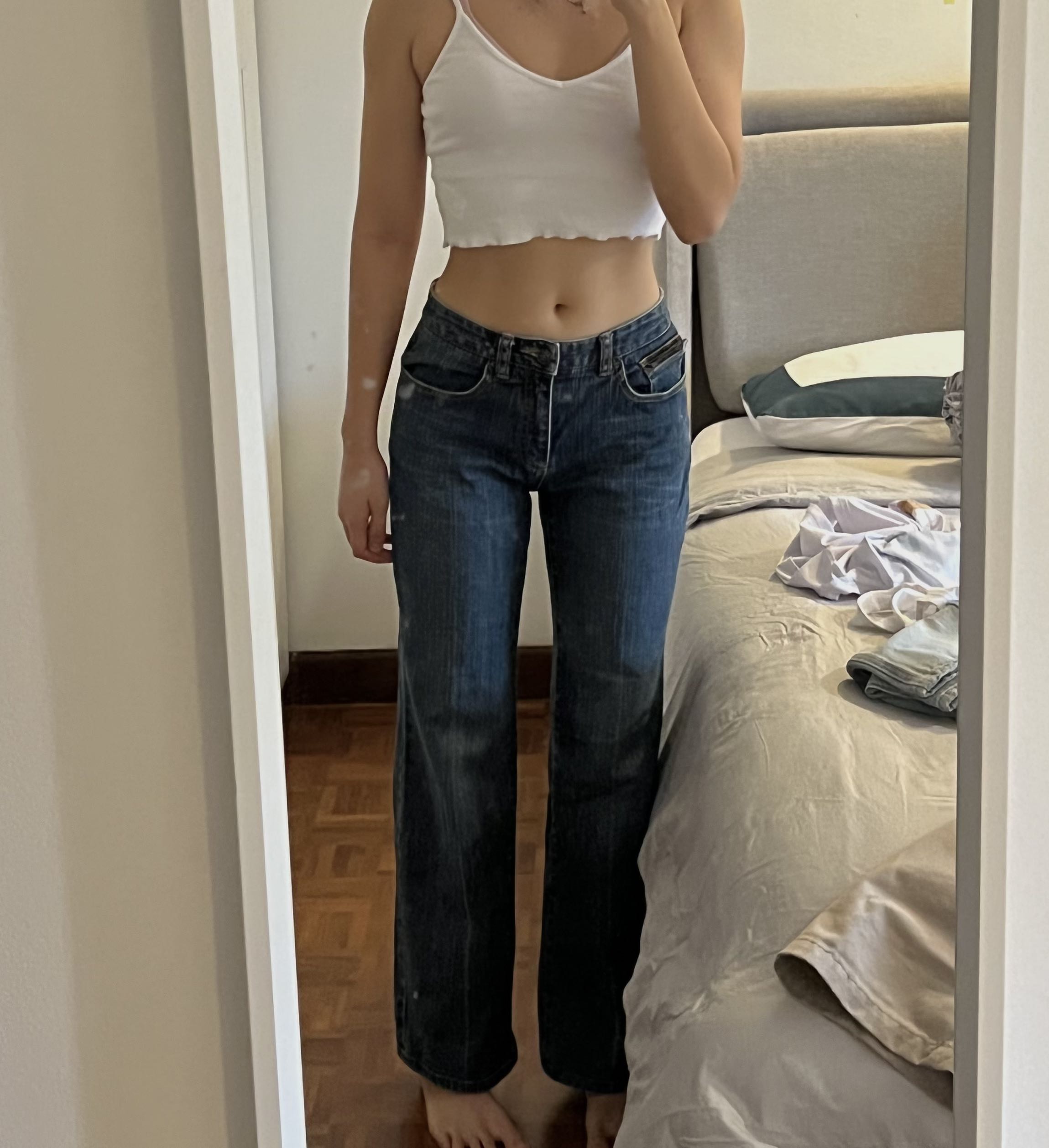 mid waist jeans outfit