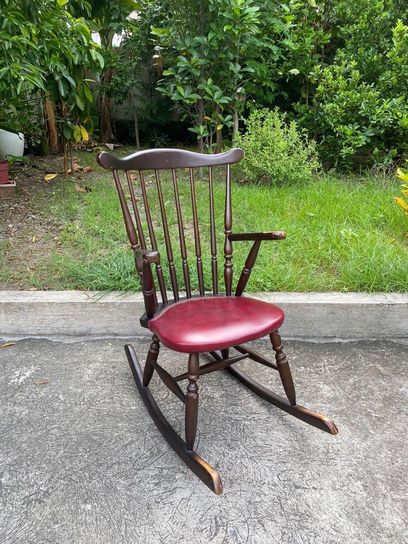 Antique windsor on sale rocking chair value