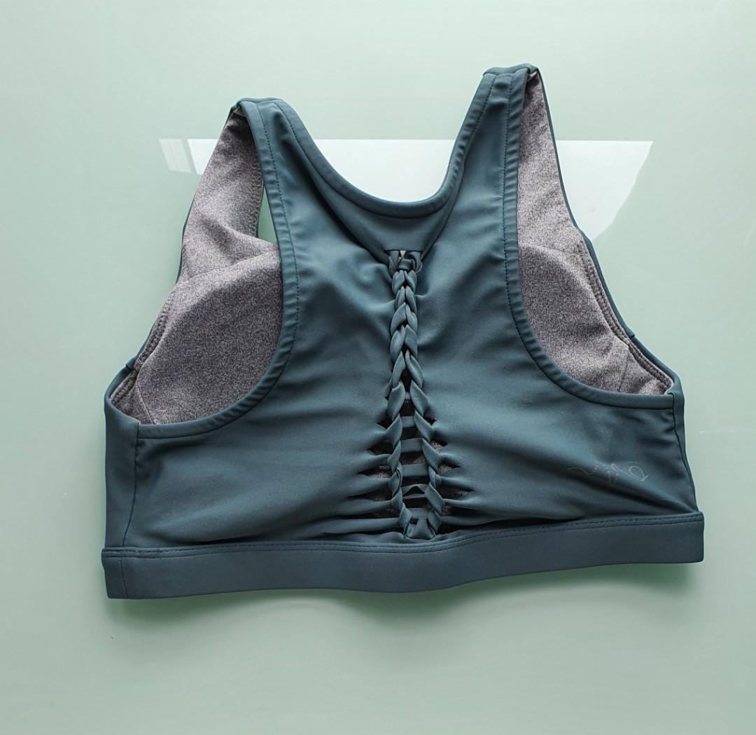 Vivre Bind and Twist Sports Bra, Women's Fashion, Activewear on Carousell