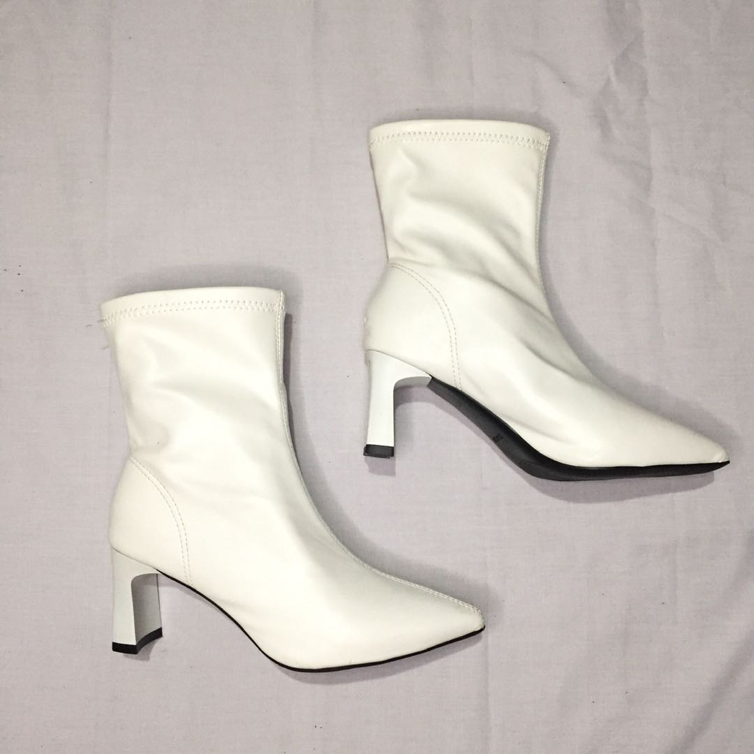White ankle boots, Women's Fashion, Footwear, Boots on Carousell