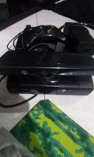 XBOX 360 w/ Kinect and Wireless Controller