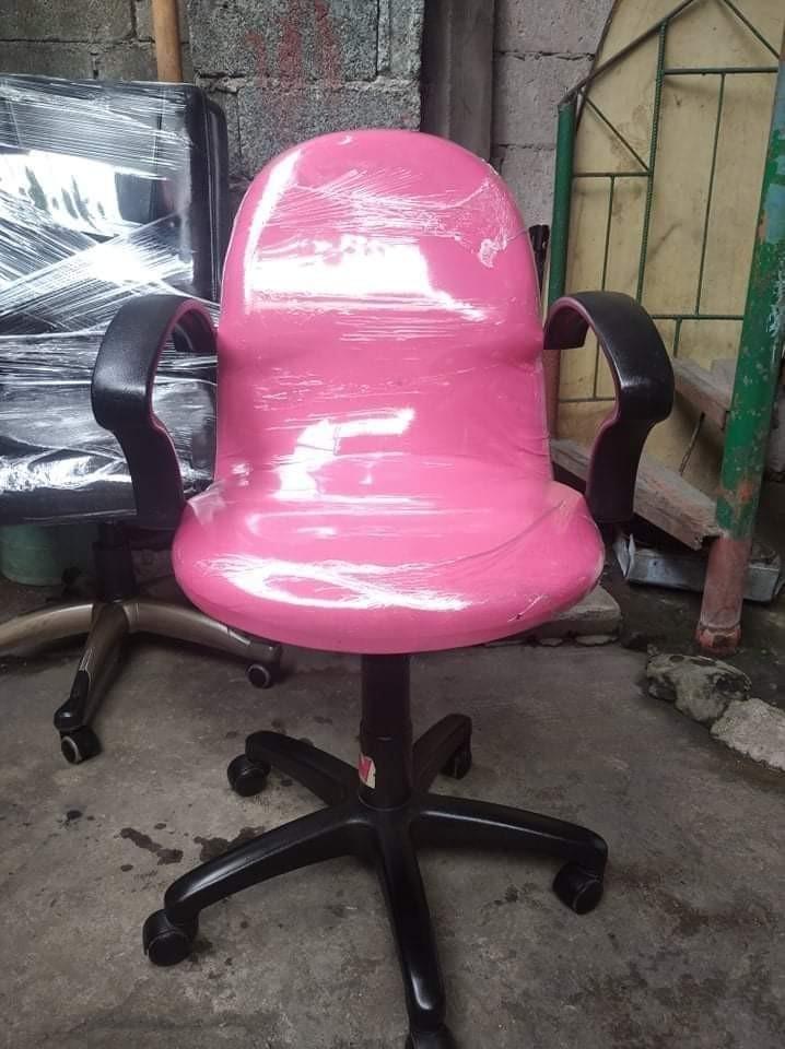 2ND HAND OFFICE CHAIR FOR SALE, Furniture & Home Living, Office
