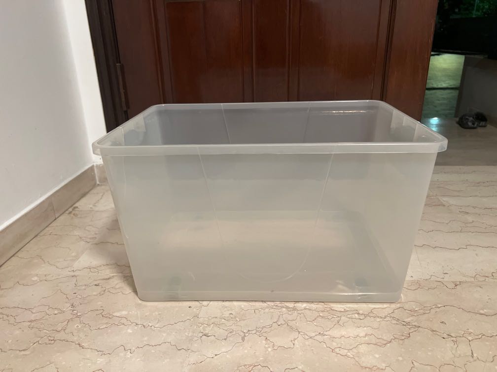 6 large plastic containers and 10 medium/small plastic containers