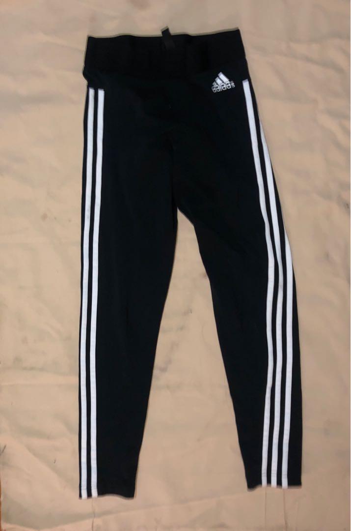 Activewear Leggings (Category: Activewear) located in Quezon City. Submitted by bree.loved (Listing ID 1176761167, Image 1). Description: 500 for each pair 💯% in good condition and authentic! Fits small to medium sizes.