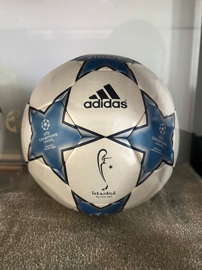 Dar a luz usted está Acostumbrar UEFA Champions League Adidas Official Match Ball Finale 2005, Sports  Equipment, Sports & Games, Racket & Ball Sports on Carousell