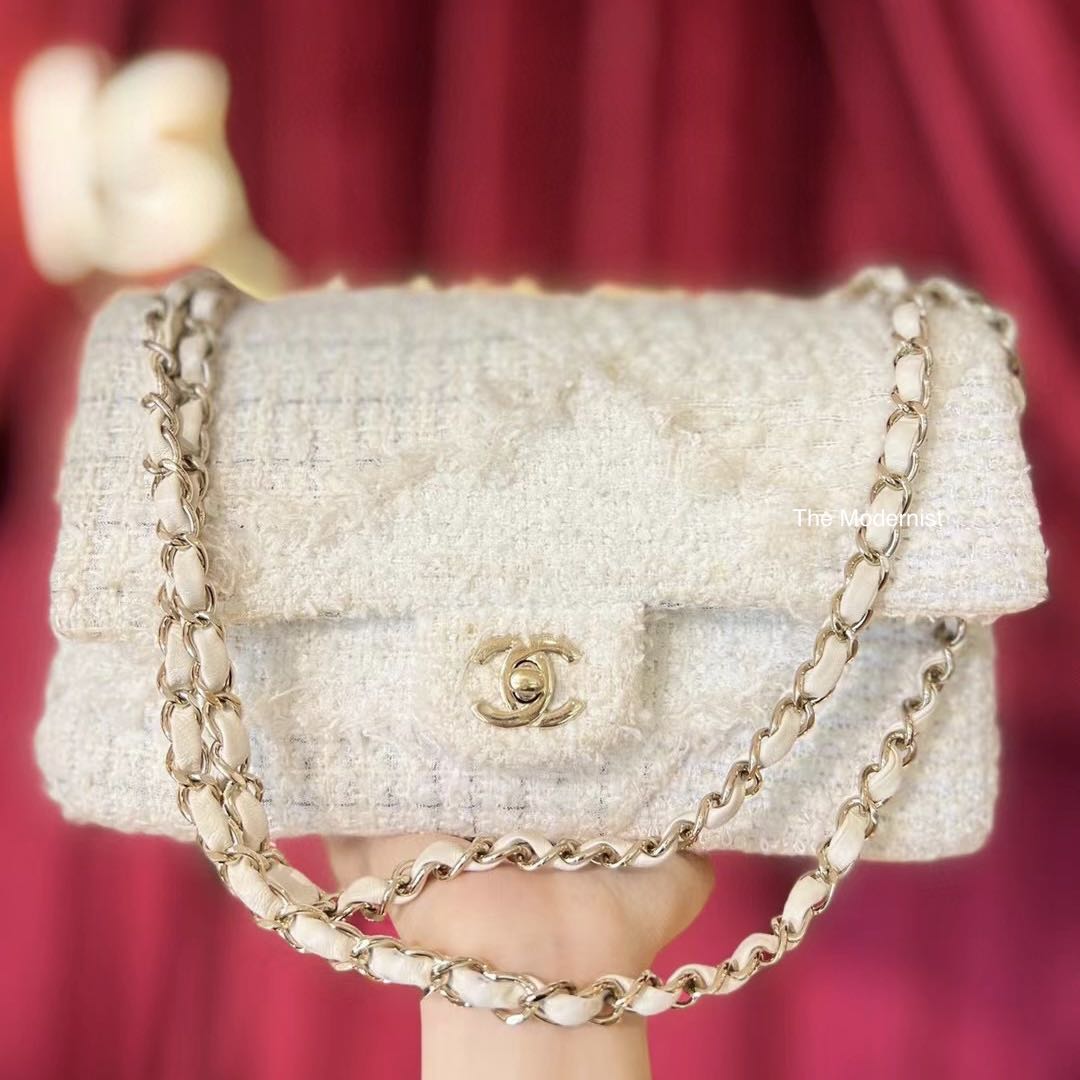 Authentic Chanel 20K White Tweed Patchwork Medium Flap Bag Gold