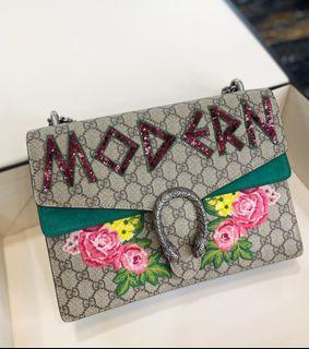 💯Authentic Gucci Flora Clutch, Luxury, Bags & Wallets on Carousell
