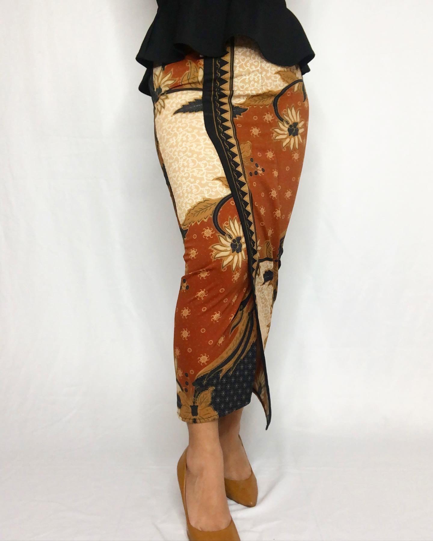 Raya kebaya kurung Batik skirt maxi skirt cream and brown Women s