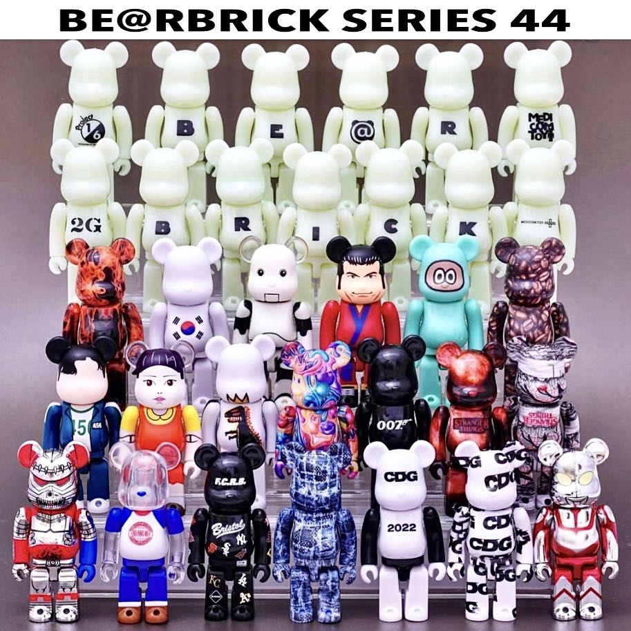 Bearbrick Series 44 100% 盲盒原盒, 興趣及遊戲, 玩具& 遊戲類- Carousell