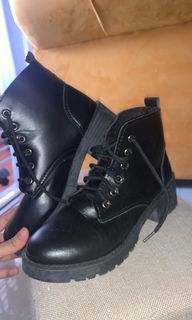 (Category: ) located in . Submitted by aynaspreloved (Listing ID 1176672132, Image 1). Description: .
