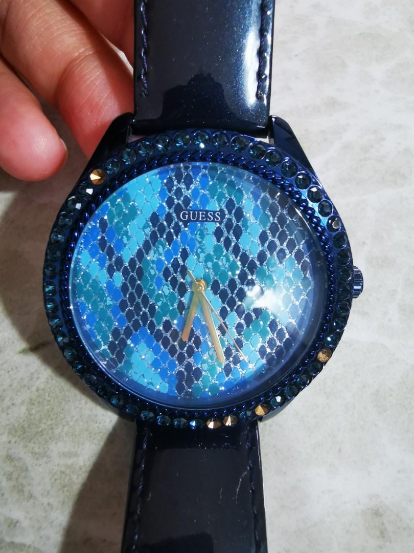 Blue Authentic Guess Women s Watch with box new battery
