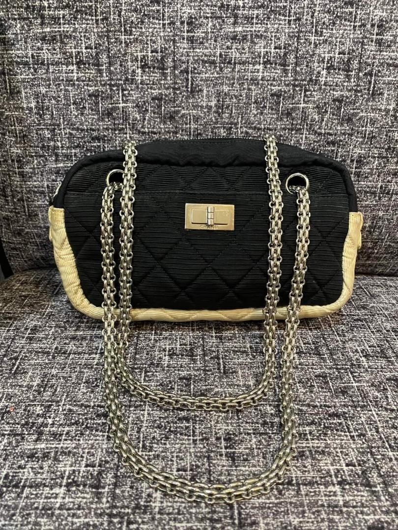Chanel re issue nylon (Category: Luxury Bags & Wallets) located in Butuan. Submitted by jen_pre (Listing ID 1176816214, Image 1). Description: .