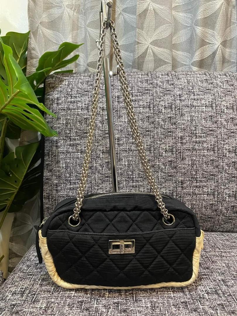 Chanel re issue nylon (Category: Luxury Bags & Wallets) located in Butuan. Submitted by jen_pre (Listing ID 1176816214, Image 2). Description: .