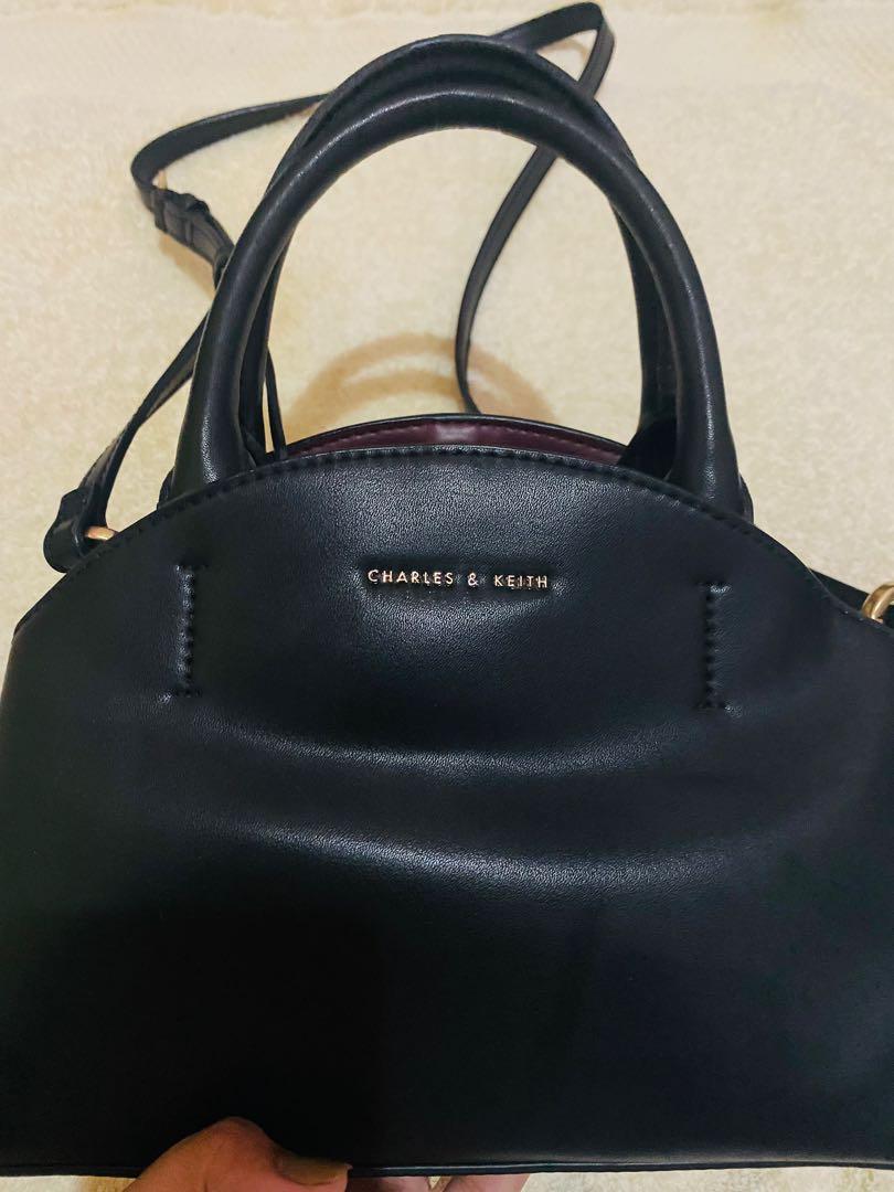 Charles and Keith Hand bag ang sling (Category: Luxury Bags & Wallets) located in Dasmarinas. Submitted by akemi_declutter (Listing ID 1176767341, Image 1). Description: with normal sign of use.