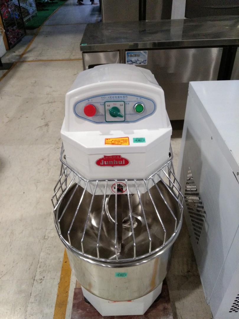 COMMERCIAL DOUGH MIXER AS IS 220V, TV & Home Appliances, Kitchen