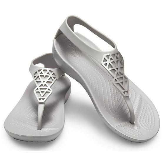 CROCS SERENA EMBELLISH FLIP FLOPS Size US6 Women s Fashion