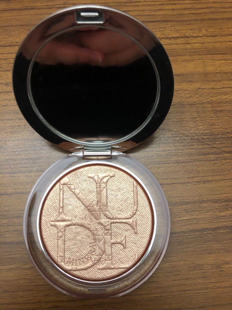 Dior highlighter, Beauty & Personal Care, Face, Makeup on Carousell