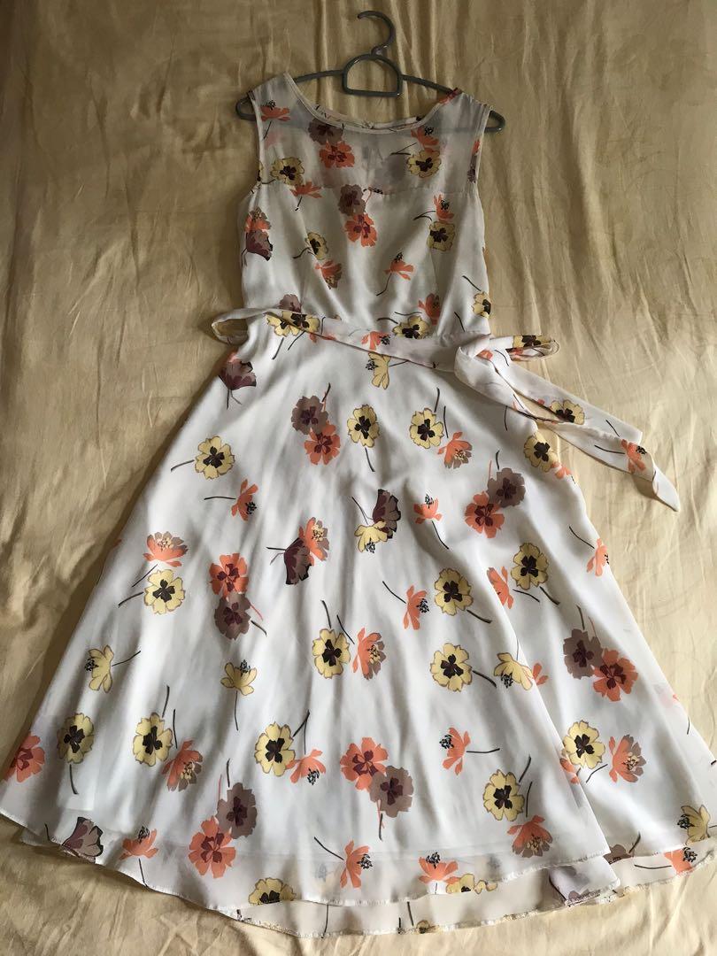 Dorothy Perkins Ivory Beige Cream Floral Chiffon Dress Women s Fashion Dresses Sets Dresses on Carousell
