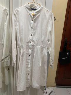 Dress putih - Invio