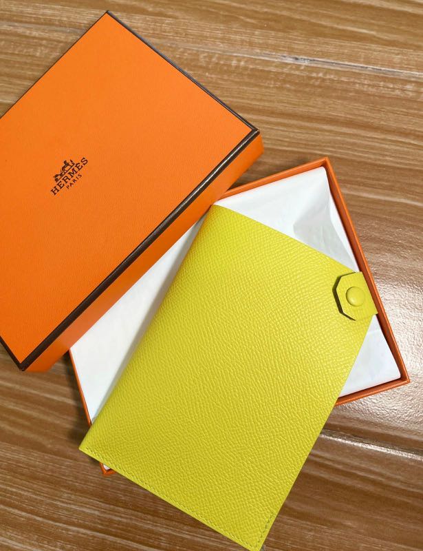 Hermes passport holder, Women's Fashion, Bags & Wallets, Wallets & Card